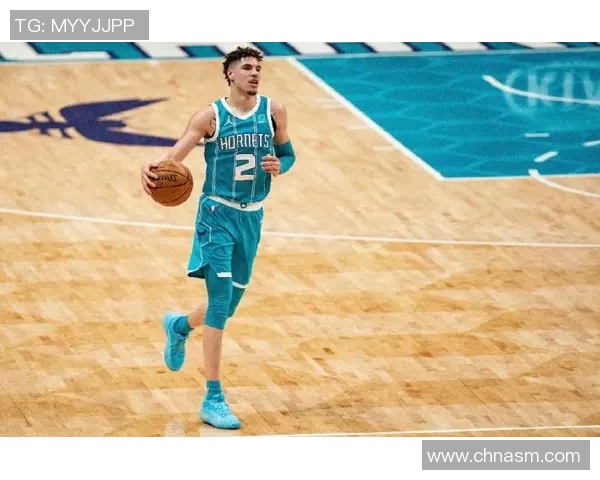 特雷杨的篮球传奇之路:从新秀到全明星的成长历程与挑战 特雷杨的篮球传奇之路:从新秀到全明星的成长历程与挑战